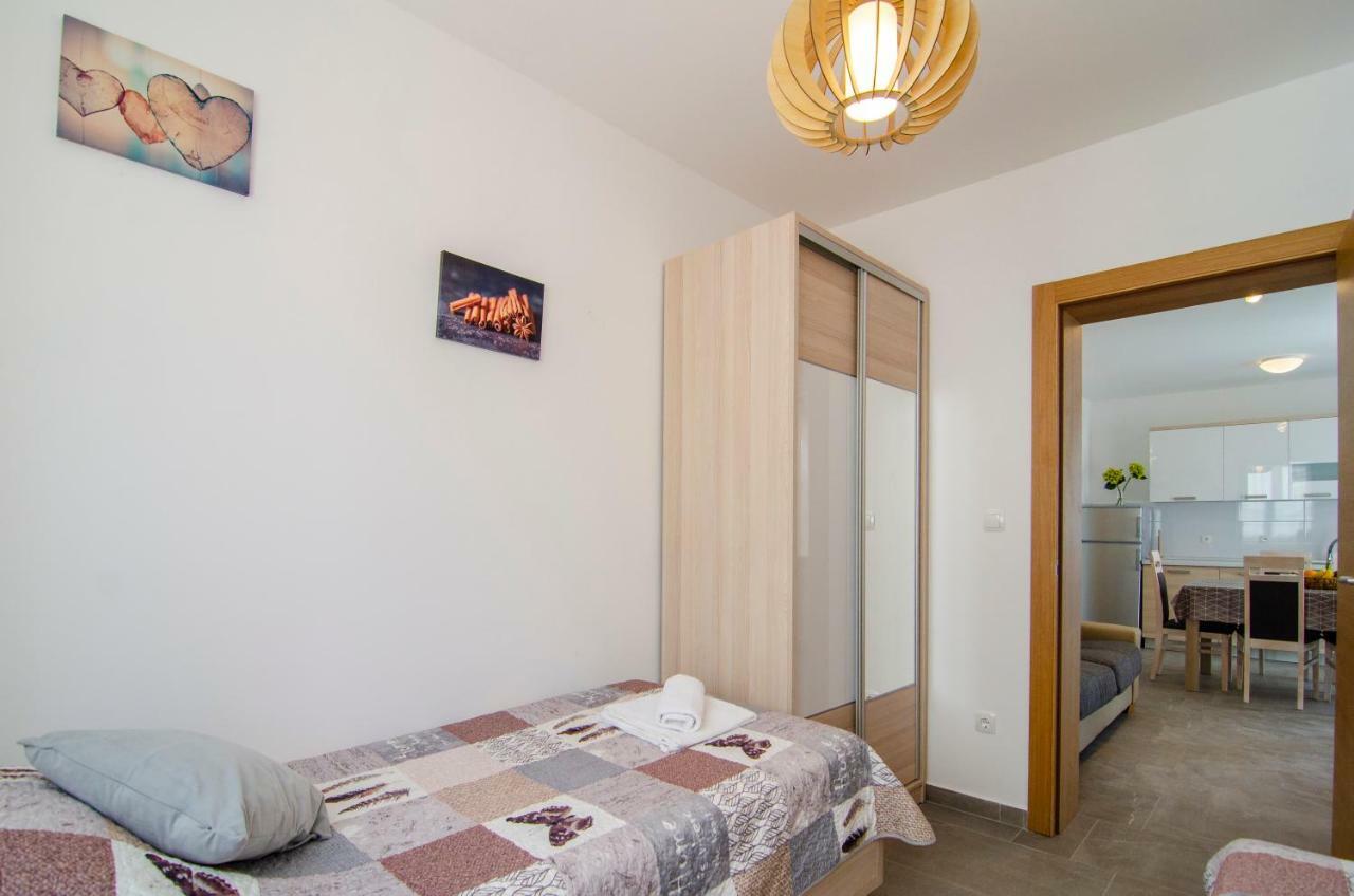 Apartments Sara 2 Bol Extérieur photo