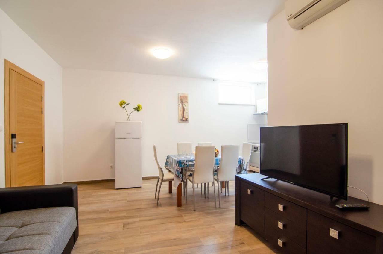 Apartments Sara 2 Bol Extérieur photo